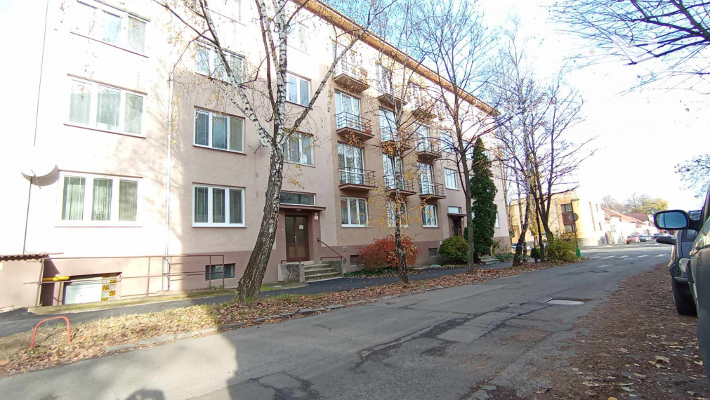 Veľkometrážny byt 3+1 na Erenburgovej ulici v Lučenci