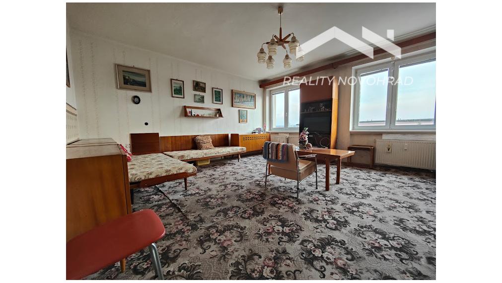 Priestranný 3-izbový tehlový byt v centre Lučenca – ideálne bývanie aj investícia