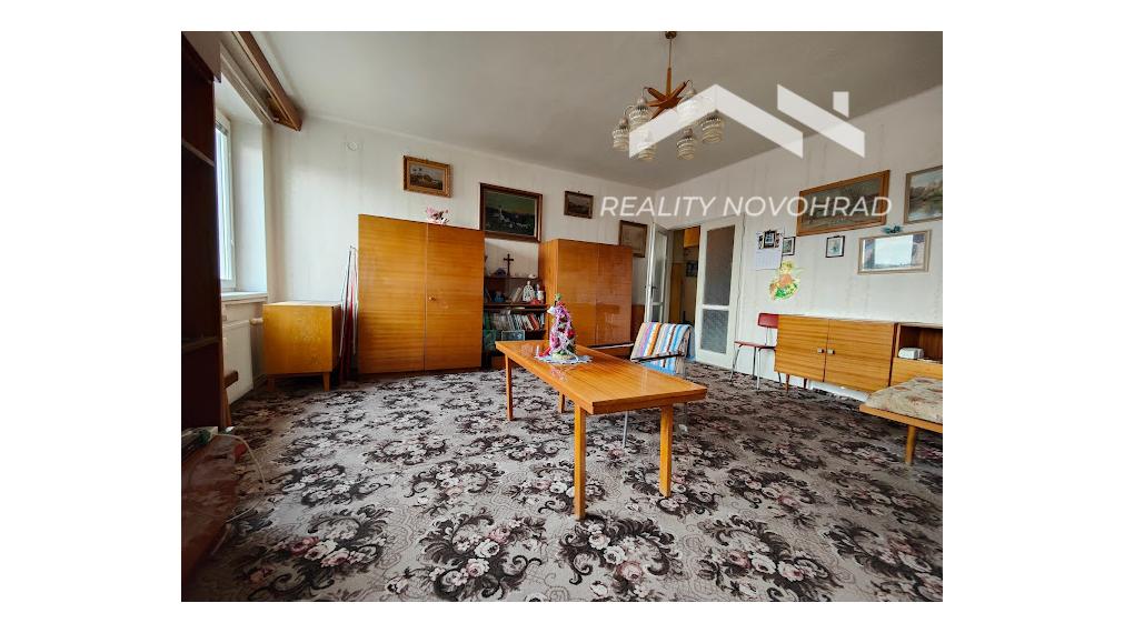 Priestranný 3-izbový tehlový byt v centre Lučenca – ideálne bývanie aj investícia