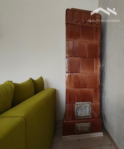 VÝNIMOČNÁ CENA ! Dvojpodlažný rodinný 1/2 dom v Cinobani za cenu bytu