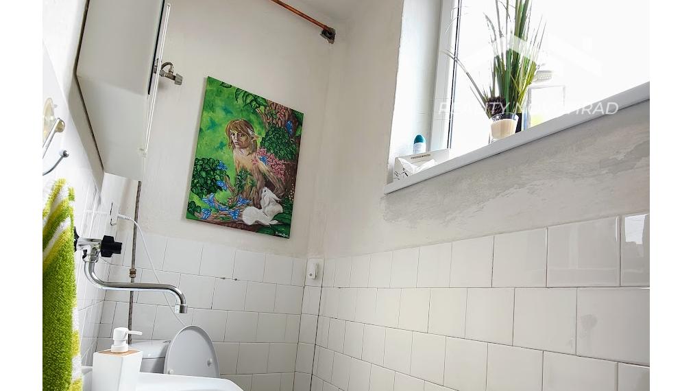 VÝNIMOČNÁ CENA ! Dvojpodlažný rodinný 1/2 dom v Cinobani za cenu bytu