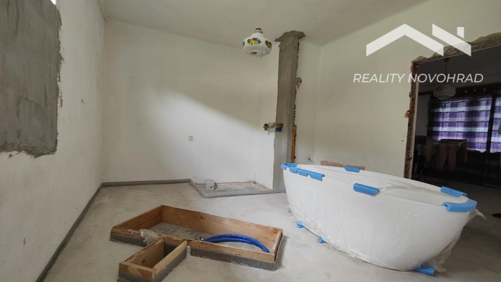 VÝNIMOČNÁ CENA ! Dvojpodlažný rodinný 1/2 dom v Cinobani za cenu bytu