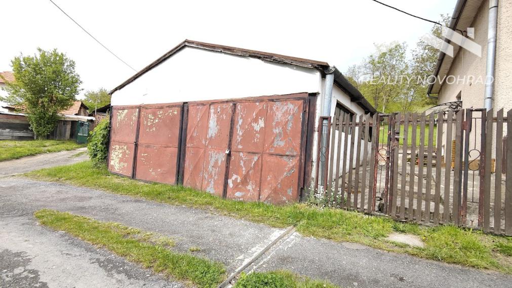 VÝNIMOČNÁ CENA ! Dvojpodlažný rodinný 1/2 dom v Cinobani za cenu bytu