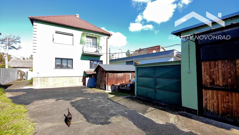 Priestranný rodinný dom v blízkosti centra mesta