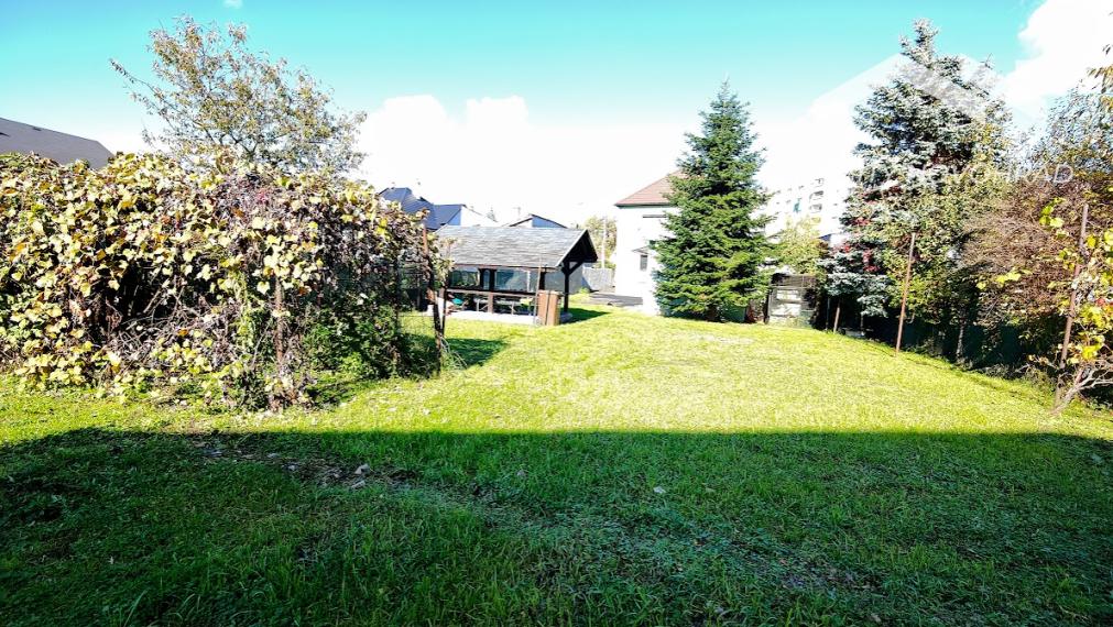 Priestranný rodinný dom v blízkosti centra mesta