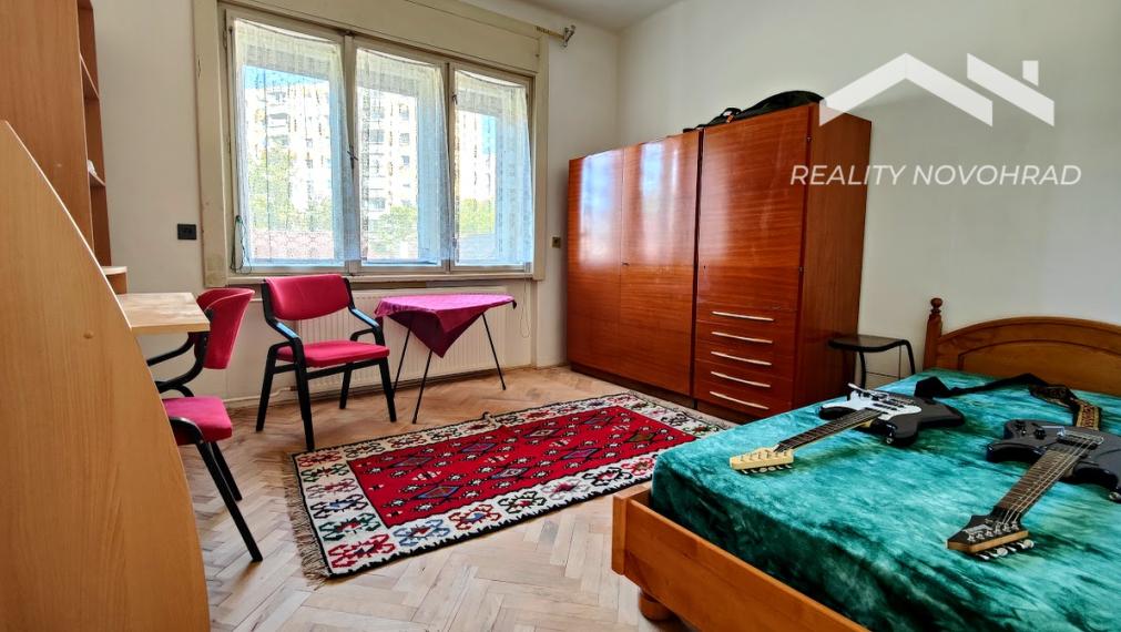 Priestranný rodinný dom v blízkosti centra mesta