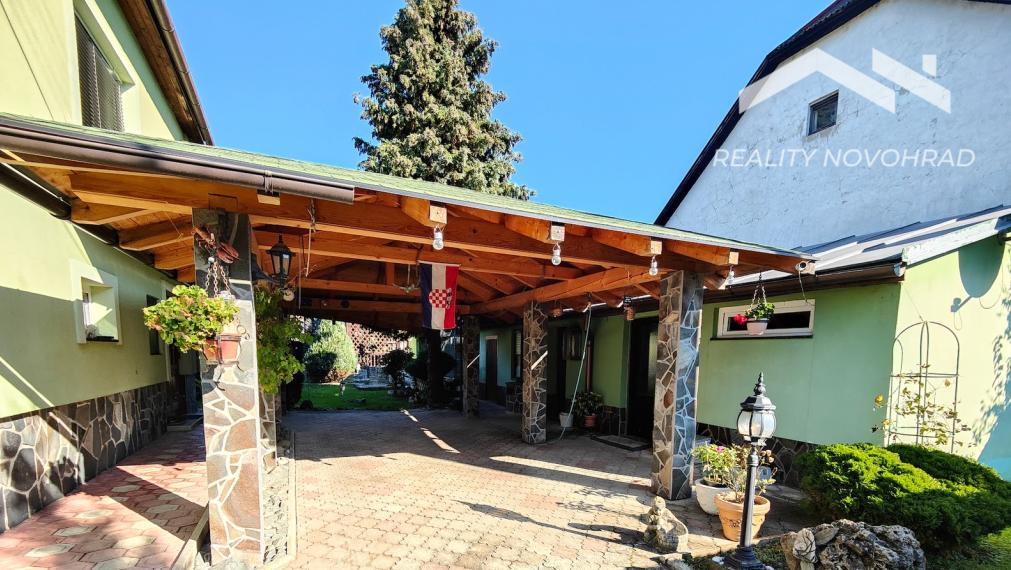 Rodinný dom s bazénom v pokojnej lokalite Lučenca