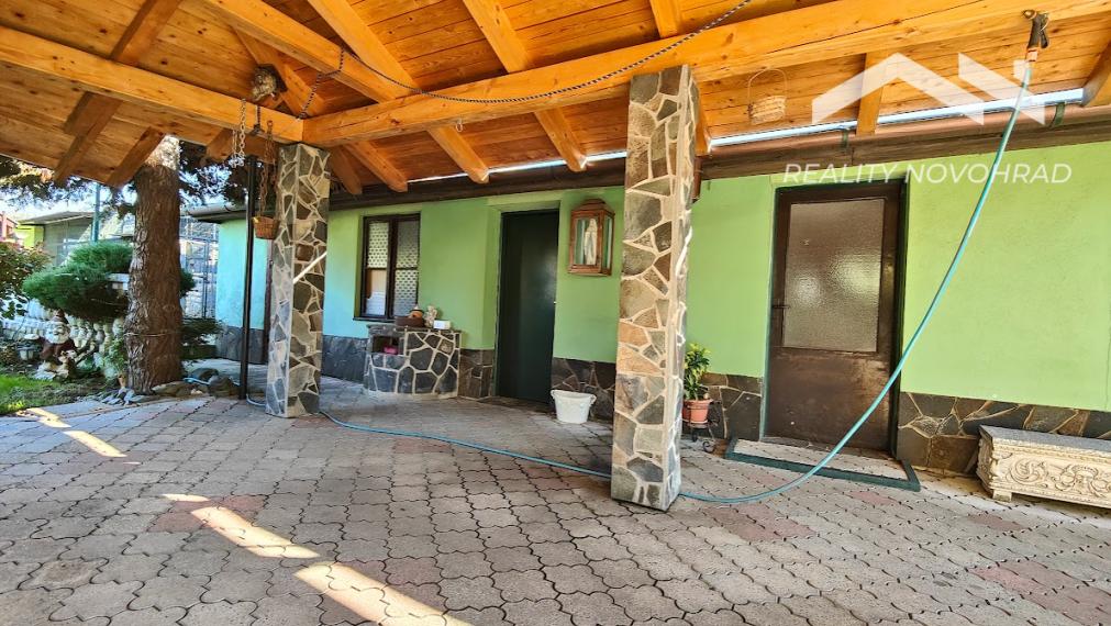 Rodinný dom s bazénom v pokojnej lokalite Lučenca