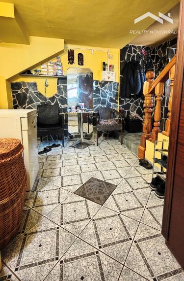 Rodinný dom s bazénom v pokojnej lokalite Lučenca