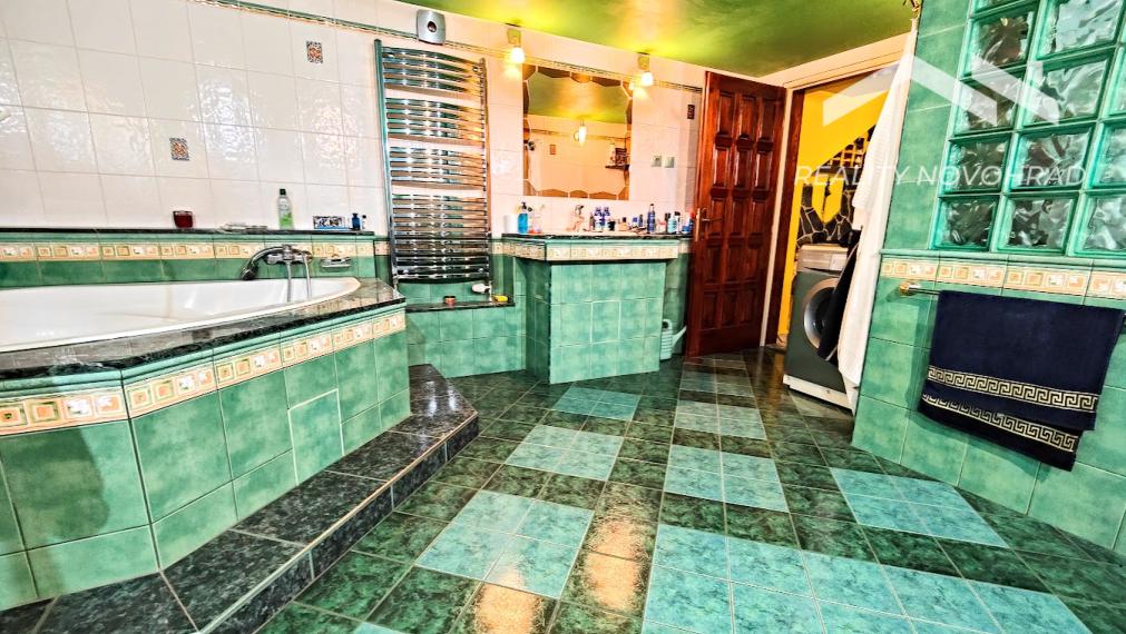 Rodinný dom s bazénom v pokojnej lokalite Lučenca