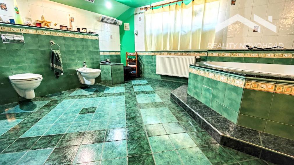 Rodinný dom s bazénom v pokojnej lokalite Lučenca