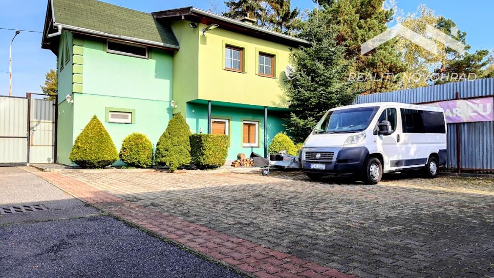Polyfunkčná budova s  potenciálom: kancelárie, bývanie, dielňa, sklady