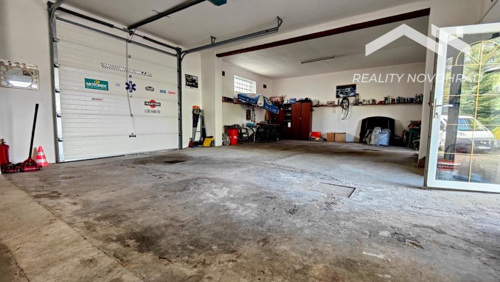 Polyfunkčná budova s  potenciálom: kancelárie, bývanie, dielňa, sklady