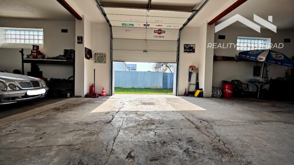 Polyfunkčná budova s  potenciálom: kancelárie, bývanie, dielňa, sklady