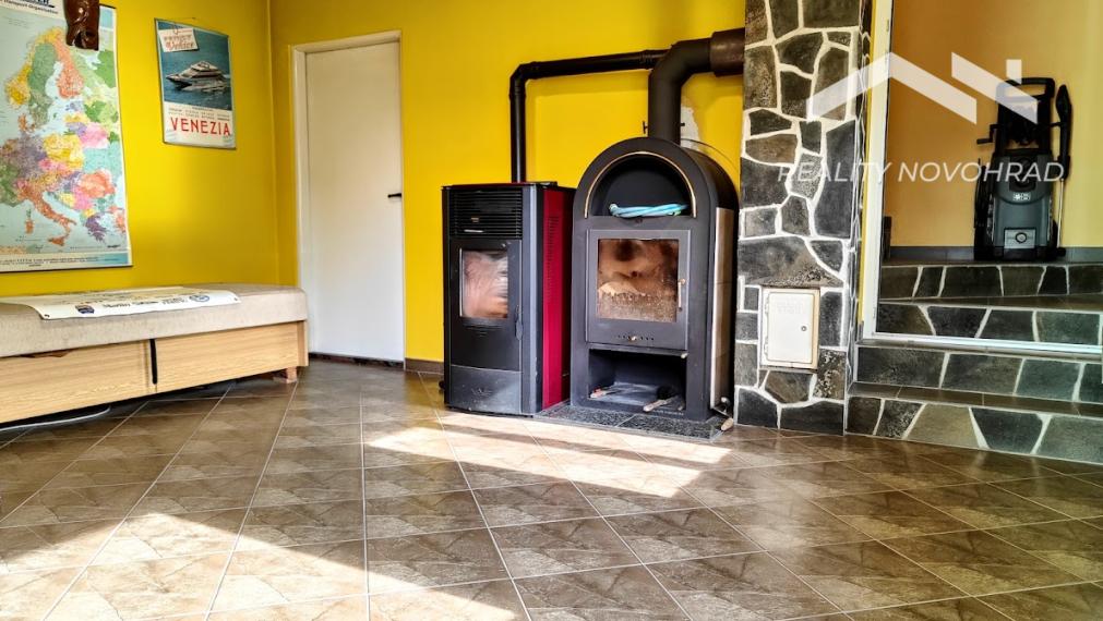 Polyfunkčná budova s  potenciálom: kancelárie, bývanie, dielňa, sklady