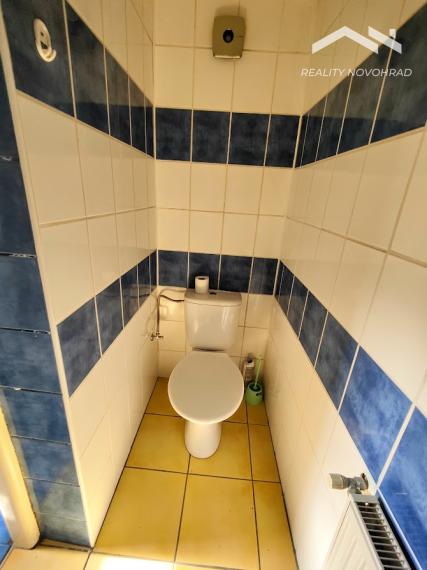 Polyfunkčná budova s  potenciálom: kancelárie, bývanie, dielňa, sklady