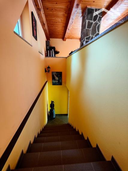 Polyfunkčná budova s  potenciálom: kancelárie, bývanie, dielňa, sklady