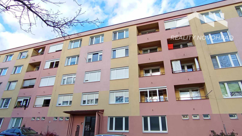Prenájom skvelého  jednoizbového bytu v centre Lučenca