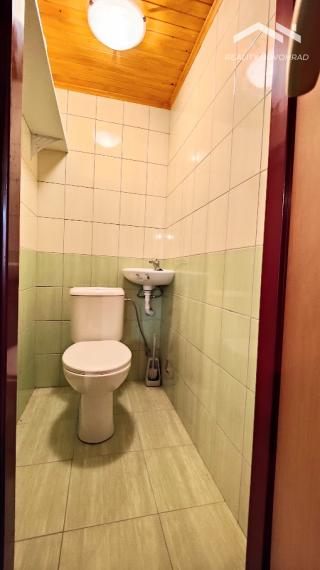 Záhradka so závlahou a murovanou chatkou na Vinici