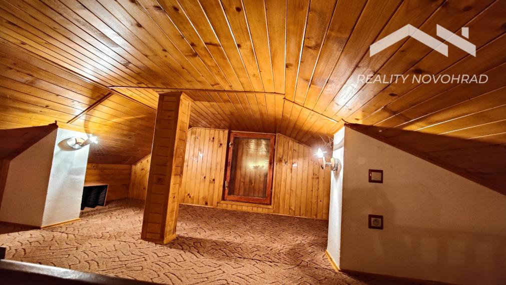 Záhradka so závlahou a murovanou chatkou na Vinici