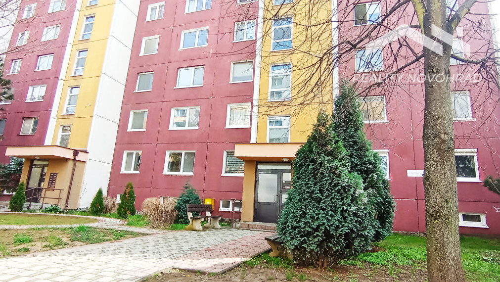 Pekný zachovalý 2+1 byt na Rúbanisku III v Lučenci