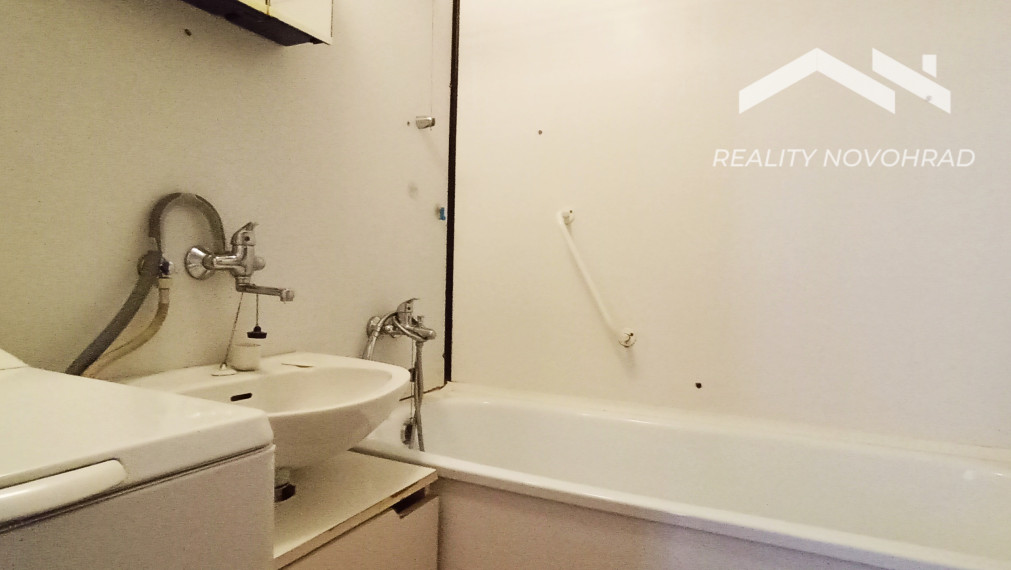 Pekný zachovalý 2+1 byt na Rúbanisku III v Lučenci