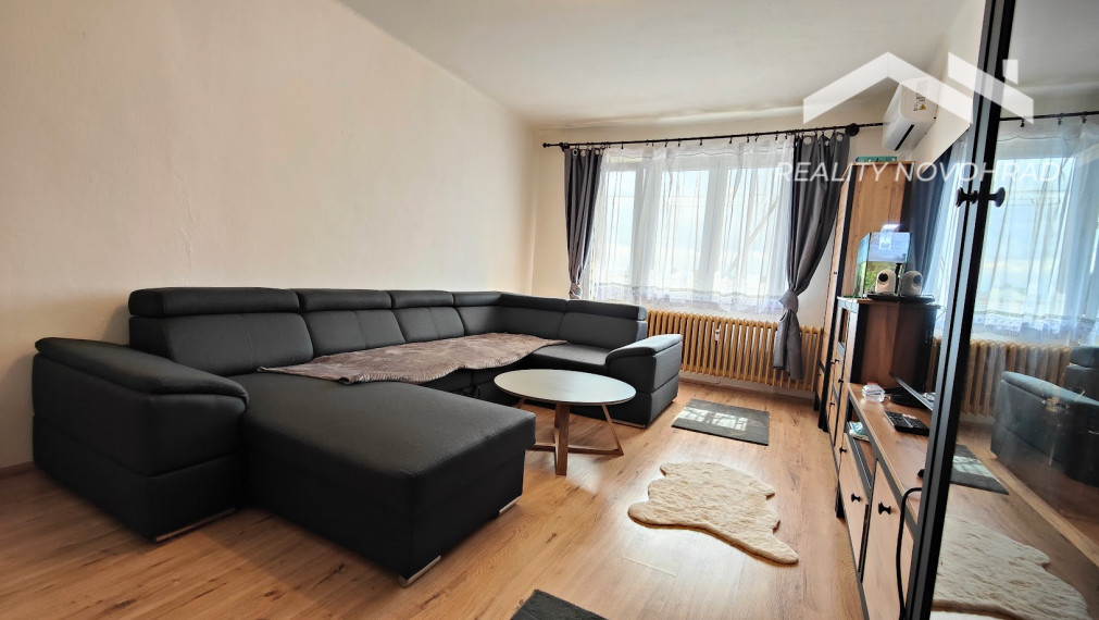Klimatizovaný 2,5 izbový byt s balkónom v centre Rimavskej Soboty