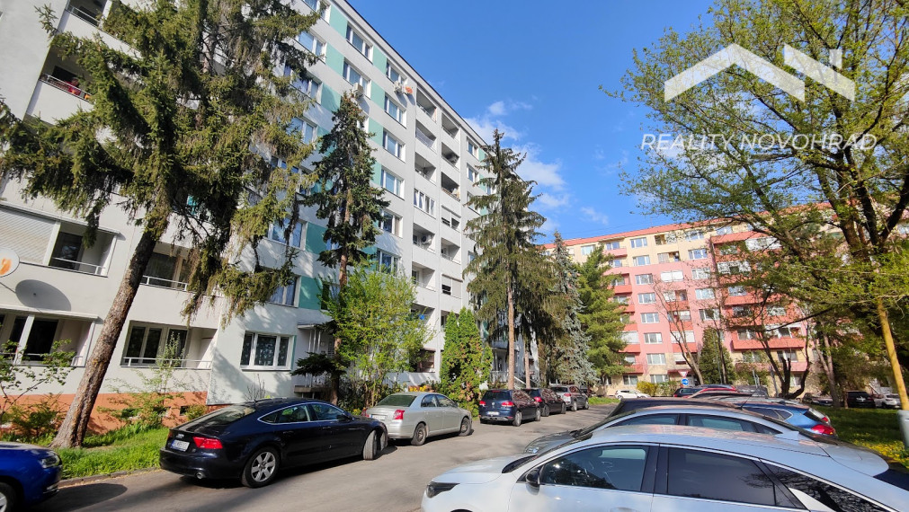 Priestranný 3-izbový byt s loggiou v TOP lokalite Lučenca - len u nás!