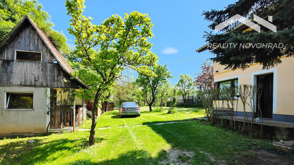 Vinica: Rozprávková záhrada s rekreačnou chatou a potenciálom celoročného bývania.