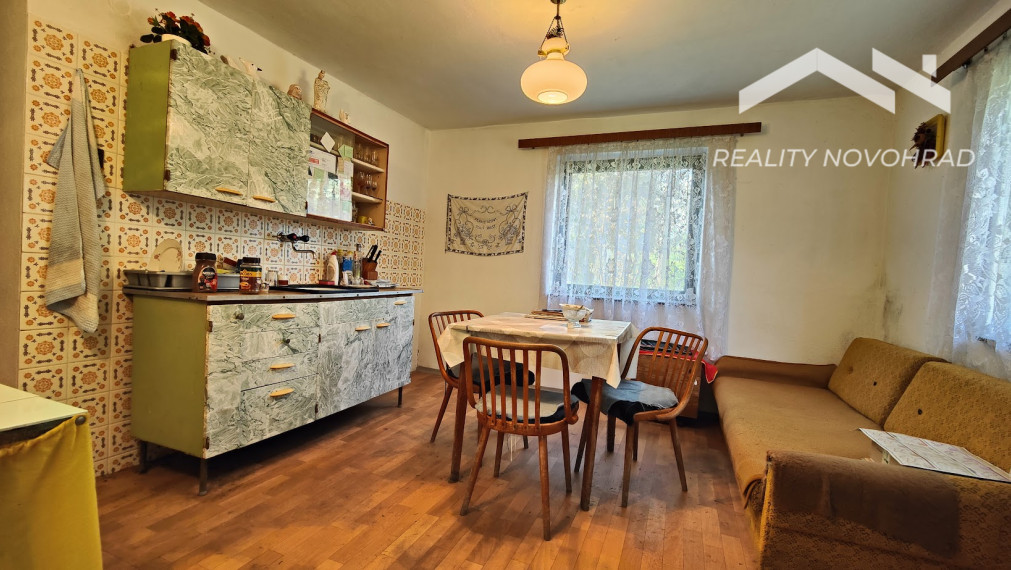 Vinica: Rozprávková záhrada s rekreačnou chatou a potenciálom celoročného bývania.