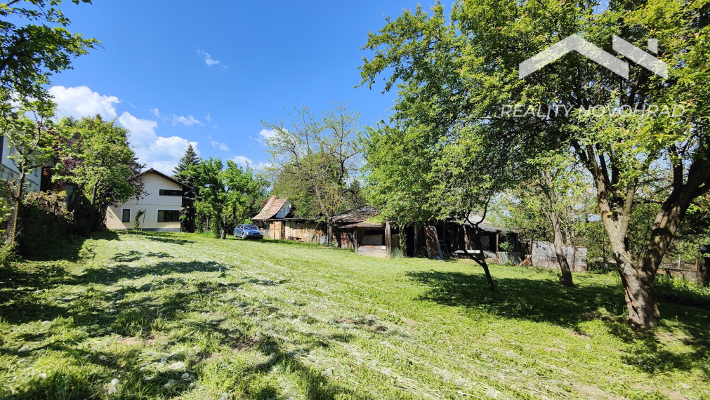 Vinica: Rozprávková záhrada s rekreačnou chatou a potenciálom celoročného bývania.