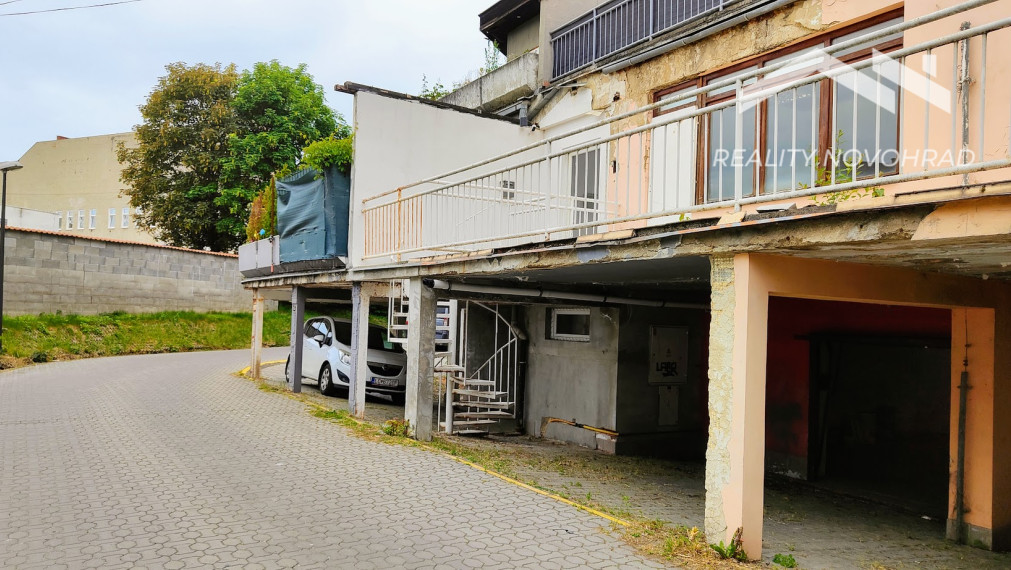 Exkluzívna ponuka: Murovaná garáž s elektrikou na Bazovského ulici v Lučenci!