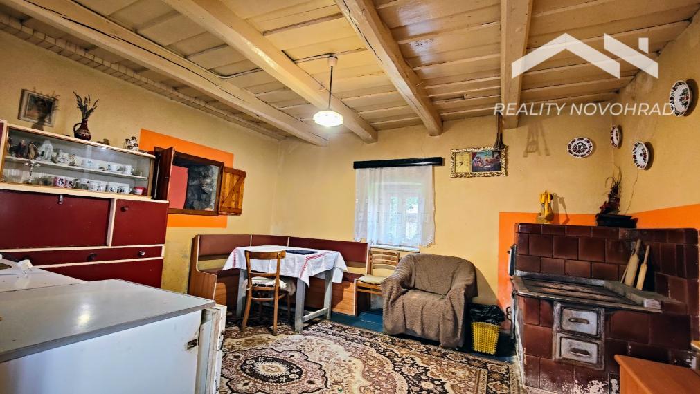 Exkluzívne u Nás: Váš Vidiecky Raj v Malebnej Budinej – Gánkový Dom s Obrovským Potenciálom