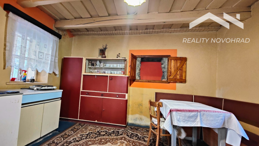 Exkluzívne u Nás: Váš Vidiecky Raj v Malebnej Budinej – Gánkový Dom s Obrovským Potenciálom