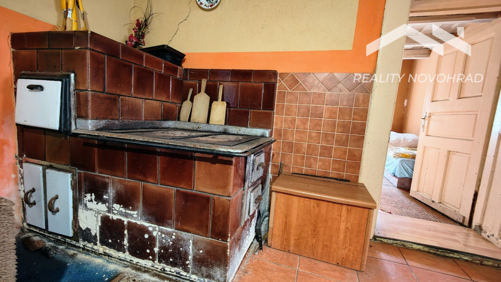 Exkluzívne u Nás: Váš Vidiecky Raj v Malebnej Budinej – Gánkový Dom s Obrovským Potenciálom