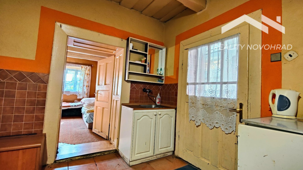 Exkluzívne u Nás: Váš Vidiecky Raj v Malebnej Budinej – Gánkový Dom s Obrovským Potenciálom