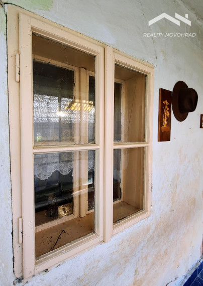 Exkluzívne u Nás: Váš Vidiecky Raj v Malebnej Budinej – Gánkový Dom s Obrovským Potenciálom