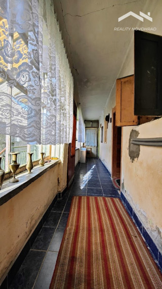 Exkluzívne u Nás: Váš Vidiecky Raj v Malebnej Budinej – Gánkový Dom s Obrovským Potenciálom