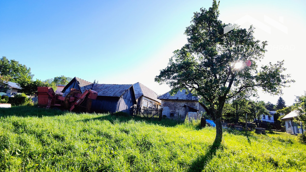 Exkluzívne u Nás: Váš Vidiecky Raj v Malebnej Budinej – Gánkový Dom s Obrovským Potenciálom