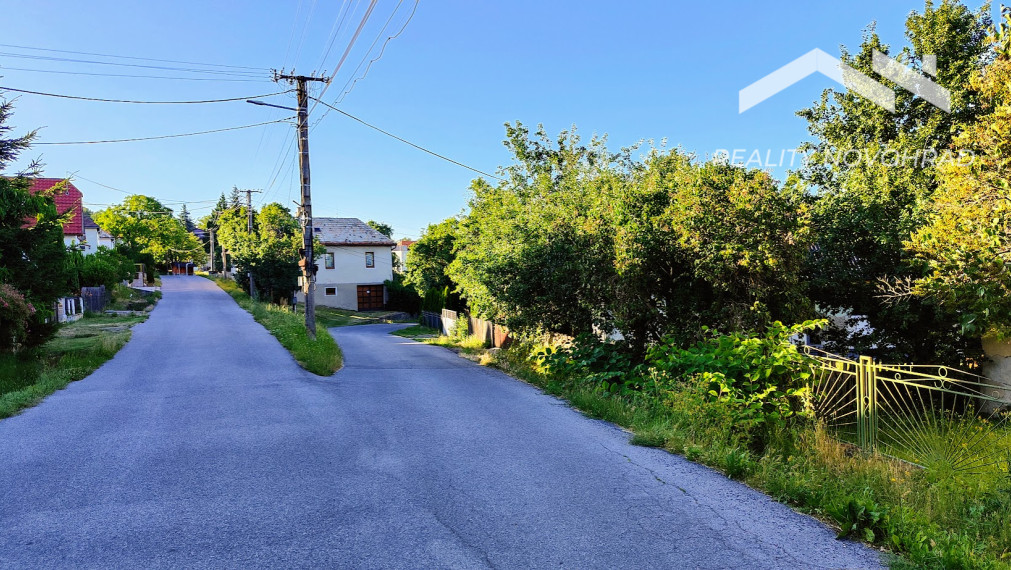 Exkluzívne u Nás: Váš Vidiecky Raj v Malebnej Budinej – Gánkový Dom s Obrovským Potenciálom