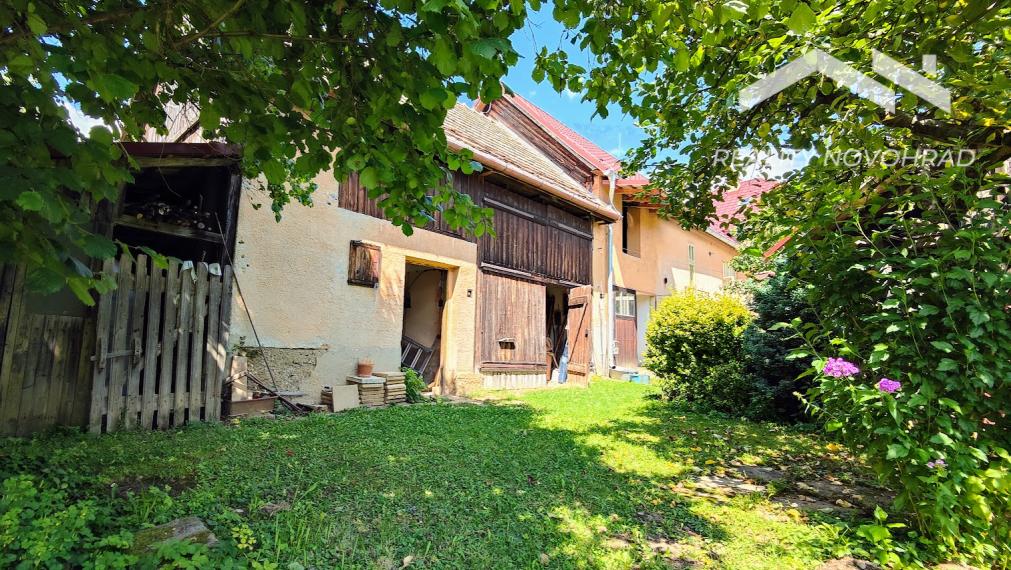 Charizmatický Dom s Príbehom, Históriou a nádherným Pozemkom v Uhorskom