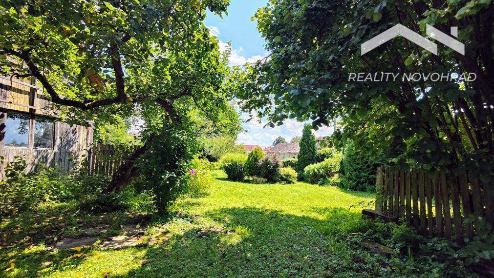 Charizmatický Dom s Príbehom, Históriou a nádherným Pozemkom v Uhorskom