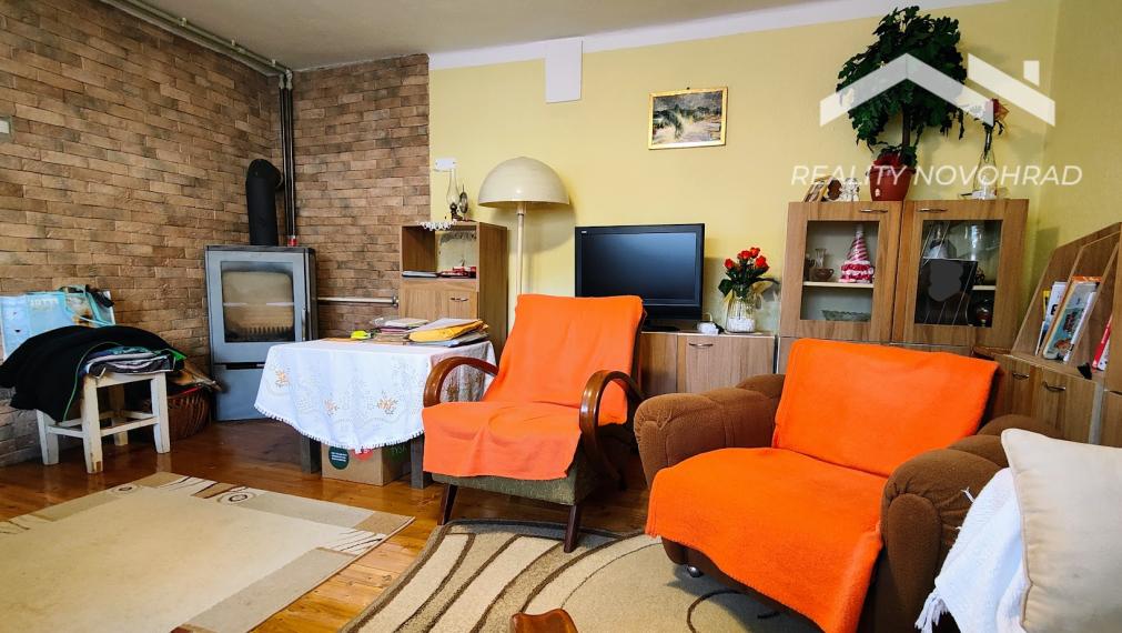 Charizmatický Dom s Príbehom, Históriou a nádherným Pozemkom v Uhorskom