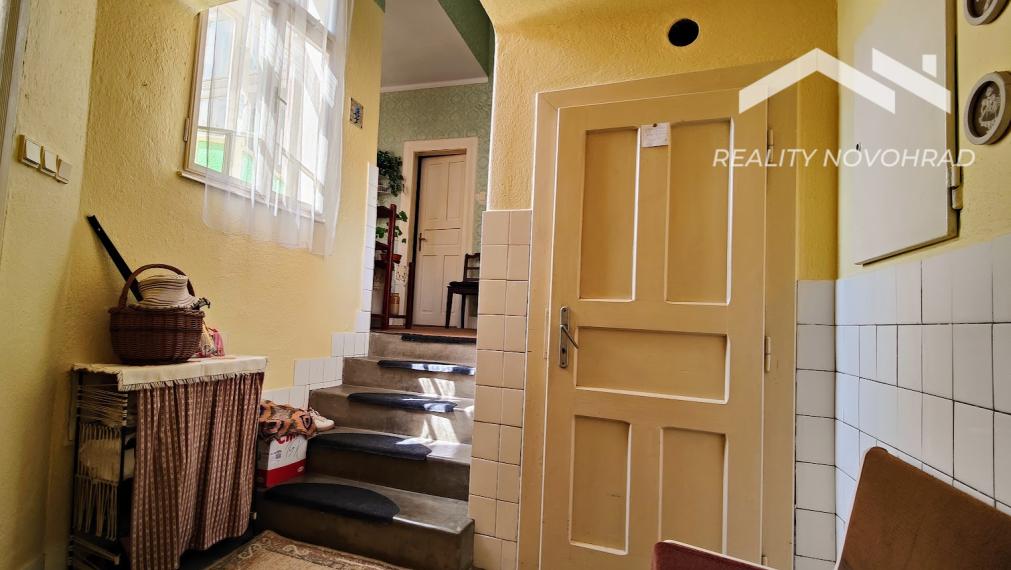 Charizmatický Dom s Príbehom, Históriou a nádherným Pozemkom v Uhorskom