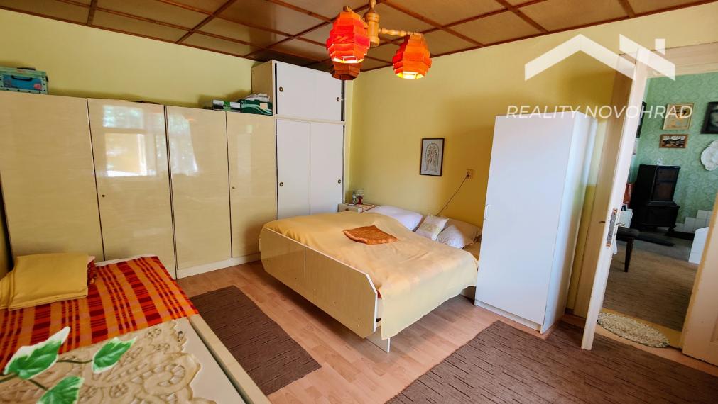 Charizmatický Dom s Príbehom, Históriou a nádherným Pozemkom v Uhorskom