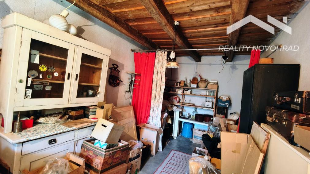 Charizmatický Dom s Príbehom, Históriou a nádherným Pozemkom v Uhorskom