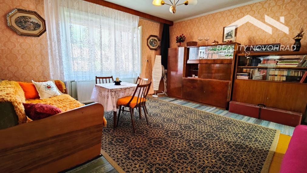 Charizmatický Dom s Príbehom, Históriou a nádherným Pozemkom v Uhorskom