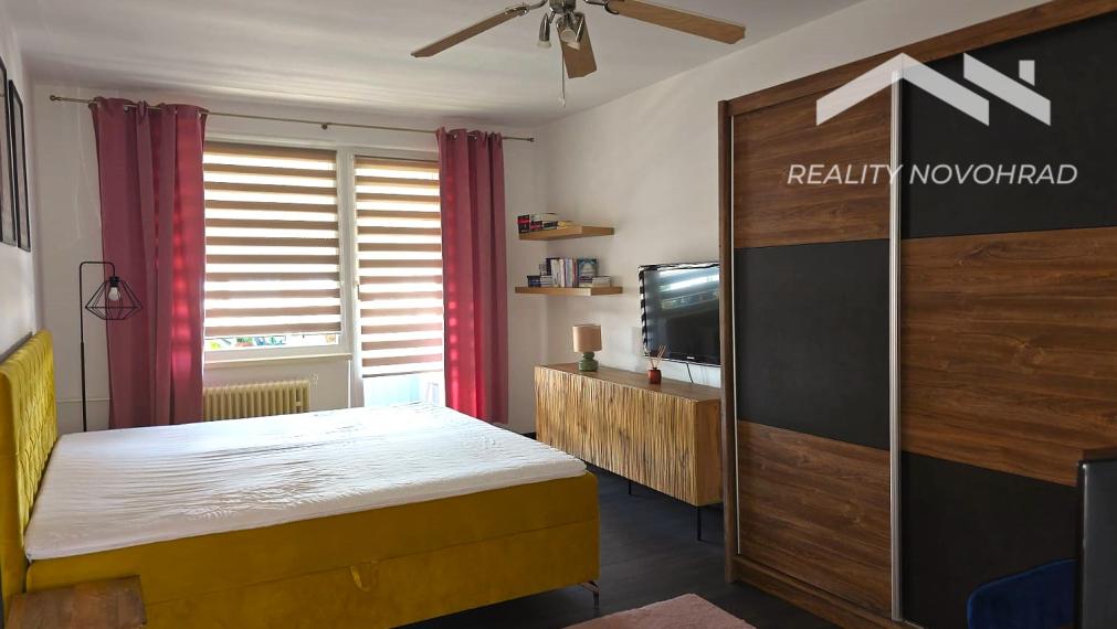 POZOR AKCIOVÁ CENA : Dizajnový 3-izbový byt v novom štýle s klimatizáciou. Pripravený na nasťahovanie.