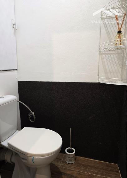 POZOR AKCIOVÁ CENA : Dizajnový 3-izbový byt v novom štýle s klimatizáciou. Pripravený na nasťahovanie.