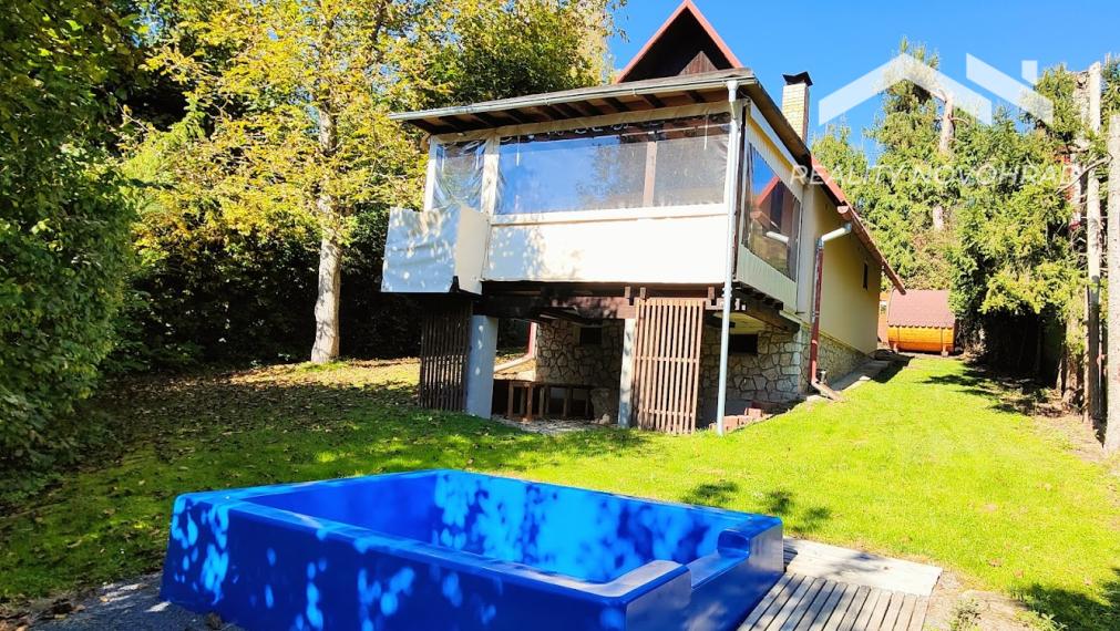 Jedinečná Rekreačná chata Ružiná: Relax so saunou a bazénom - ideálne na celoročné bývanie!